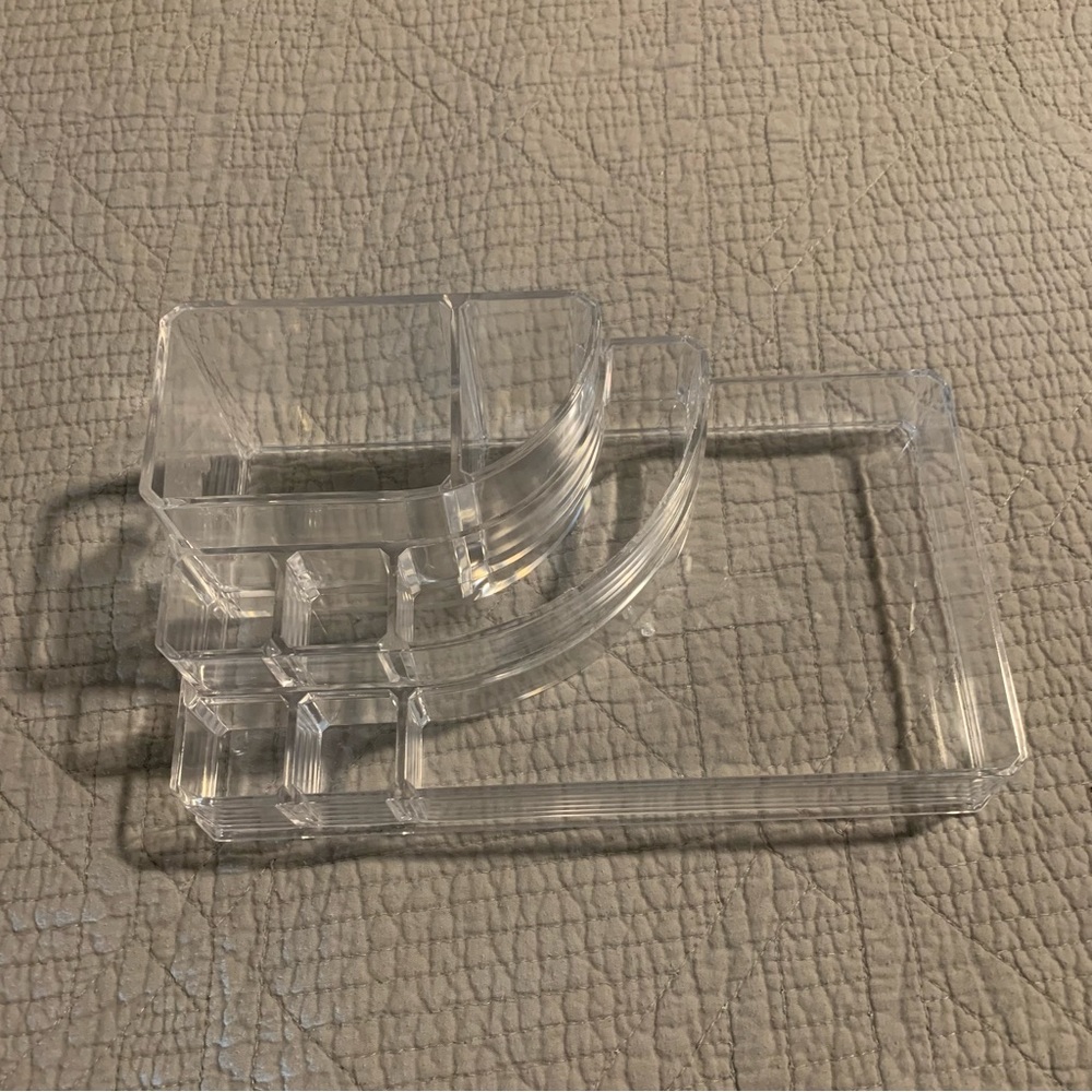 Multi-level multi-compartment Acrylic Cosmetic Organizer